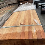 Ca. 168x Angelim Pedra Regels Geschaafd, 45x65mm, lengte 300cm